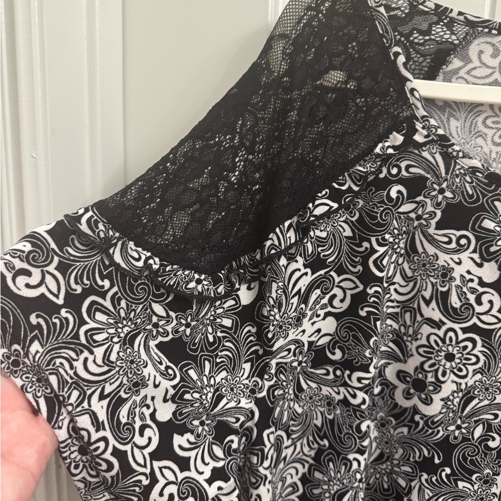 Adrienne Vittadini Plus Size 3X Black and White Paisley Top - Picture 4 of 6